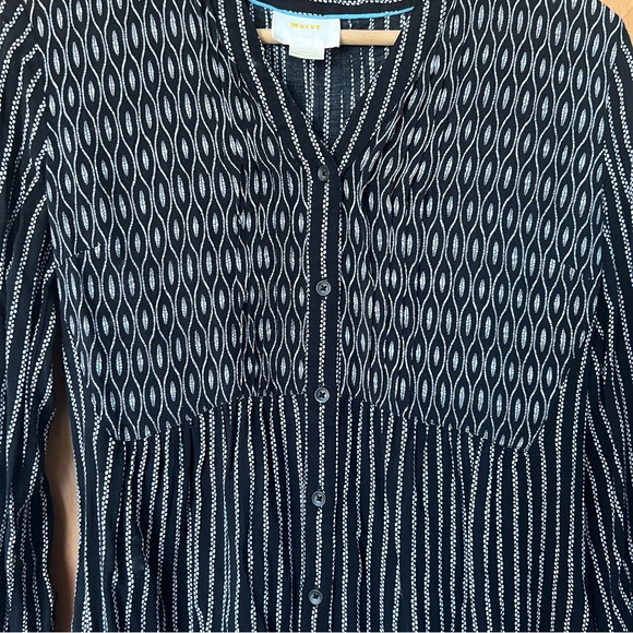 Anthropology Lightweight Black and White Top - Picture 2 of 5